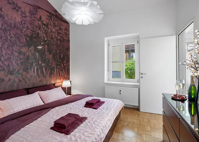 Schloss Eggenberg 公寓 *